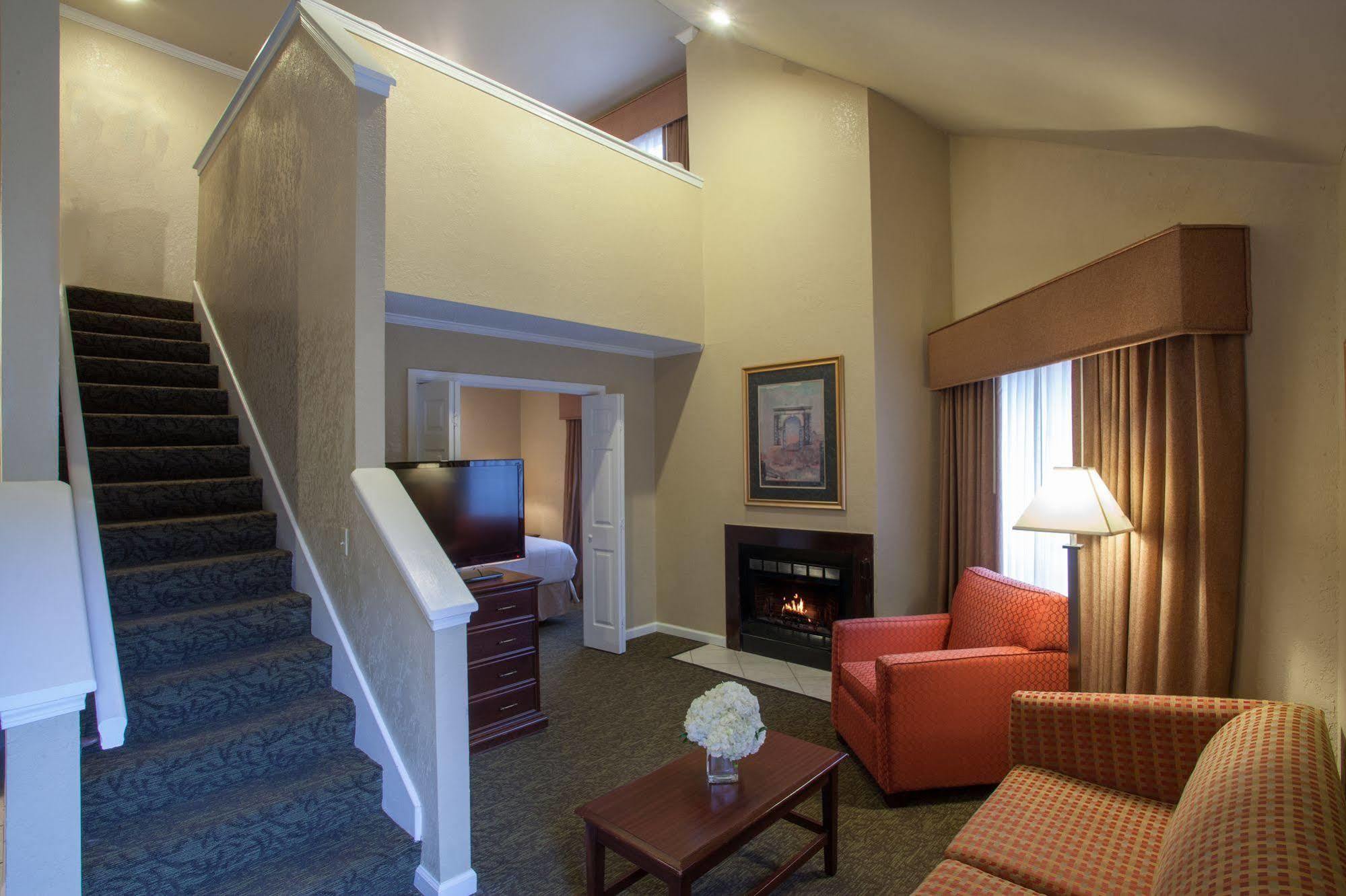 Cloverleaf Suites Baton Rouge Exterior foto