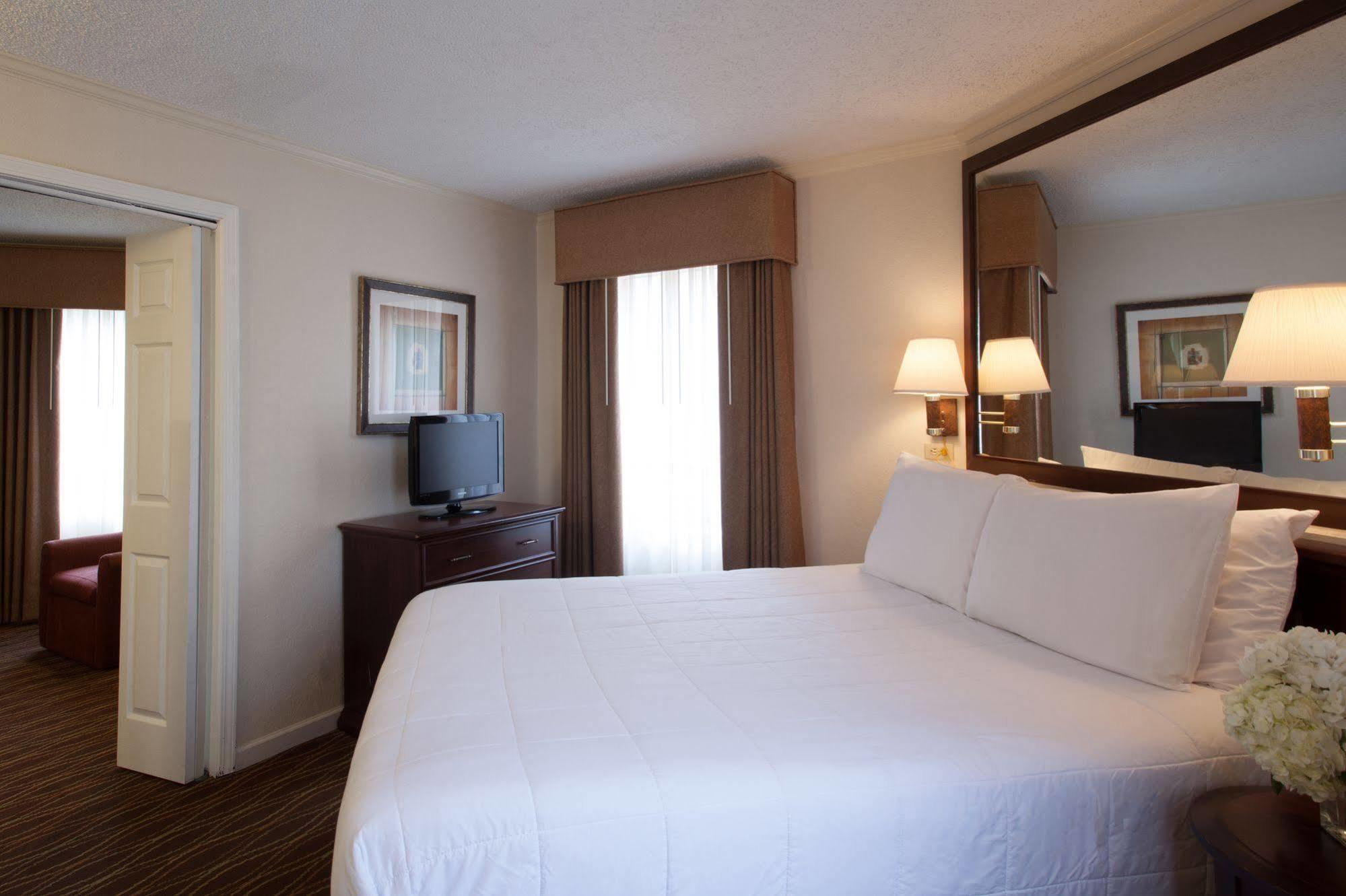 Cloverleaf Suites Baton Rouge Exterior foto